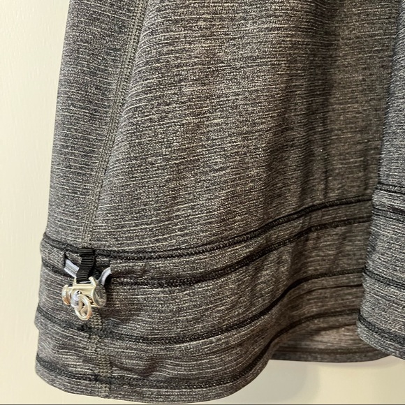 Lululemon Back on Track Tank - Black / Polar Haze - Size 6 - Picture 5 of 6